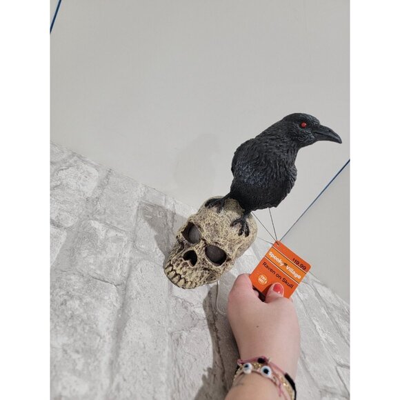 Raven on Skull LED Illuminated Eyes 9" Tall Spooky Village New Home Decor - Picture 6 of 12
